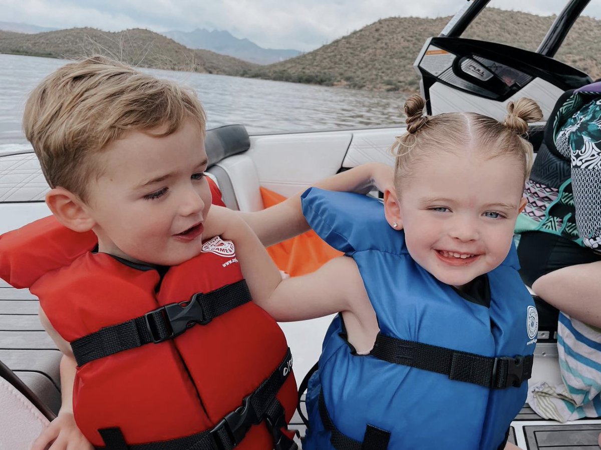 azgfd's tweet photo. We love to see those life jackets! Did you know that AZGFD has life jacket loaner stations at lakes all over the state? So if you didn’t bring yours, borrow one of ours! Thanks to Madi Wiehl for letting us share this adorable photo! #RockTheFloat https://t.co/CXMQfoWKCX