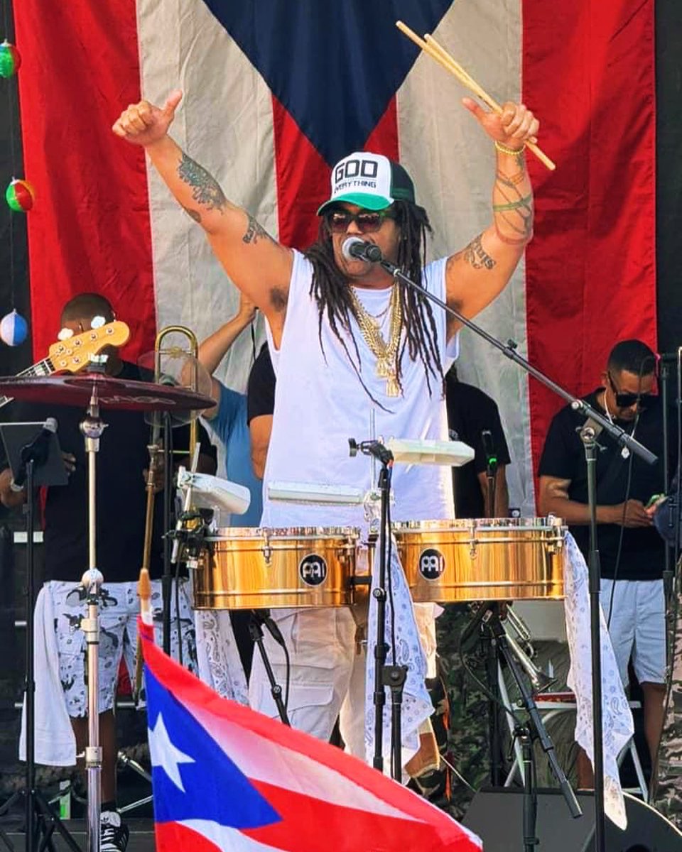 YoSoyPirulo's tweet photo. Hasta que rompa.♥️🇵🇷⚡️👑😎
#piruloylatribu #boricua #puertorico #finest #hot #latinmusic #salsa #real #calle #migente #dios #masna https://t.co/u22NNeu1TB