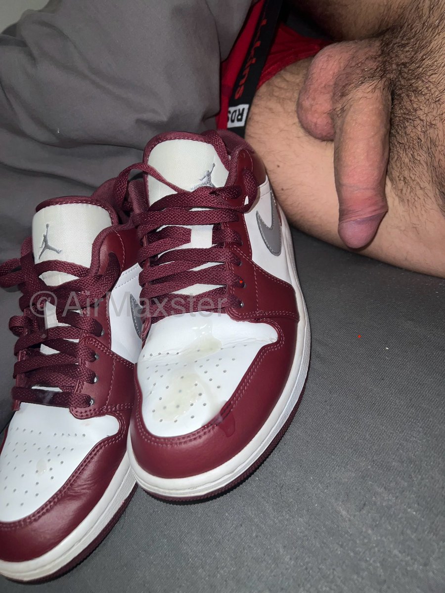 J’ai yoper sur les #nikejordan à @SnxkrMxstr 🤭😈💦👟

#kiffeur #gay #gaysneaker #feet #sket #socks #nike #AirForce #shoesjob #footjob #af1 #cum #cho7 #gayfeet #gaysocks #cashmaster #shoecum  #fuckshoes
#sneakers #nikedunk

mym.fans/Snxkrmaxsterr