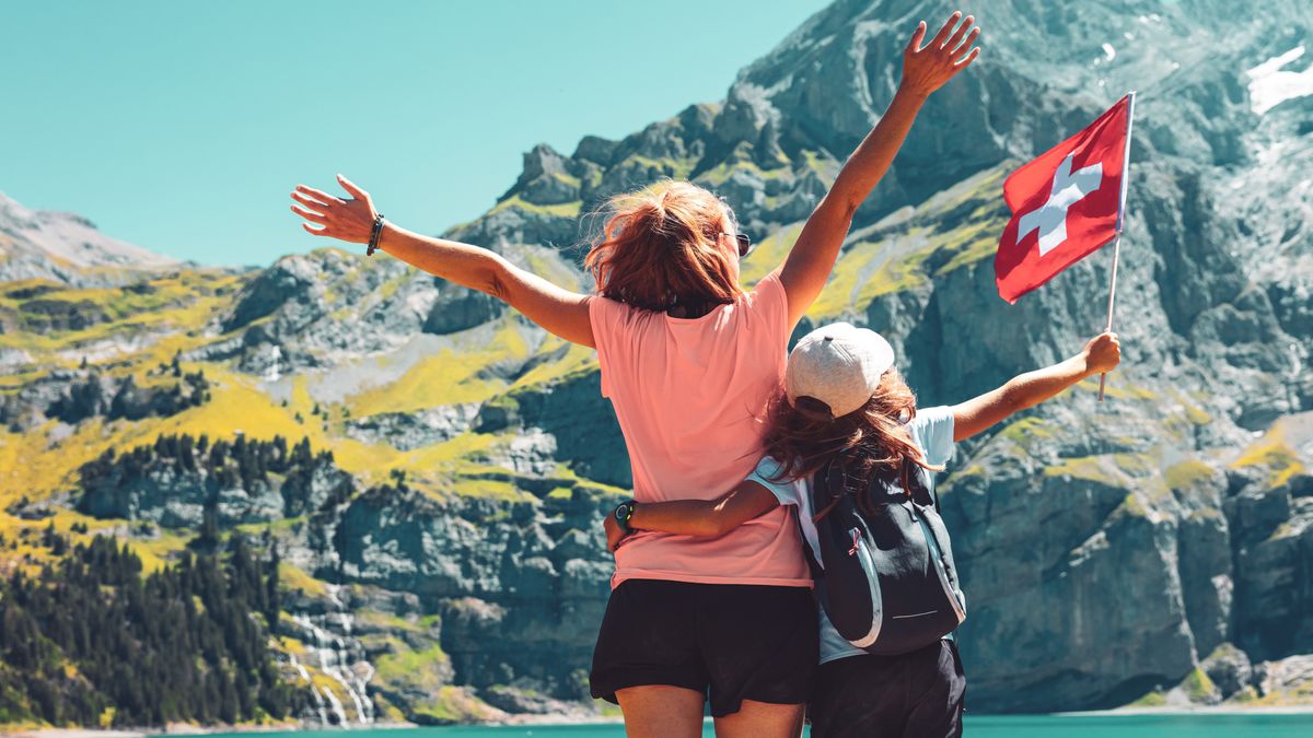 tomshardware's tweet image. Switzerland mandates government agencies use open-source software trib.al/a6K3pe6