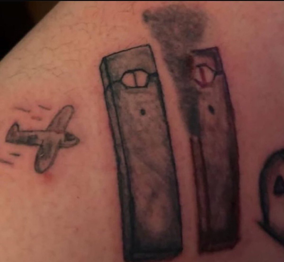 ayeejuju's tweet photo. tattoo artists need to start saying no https://t.co/XVFCHLXABt
