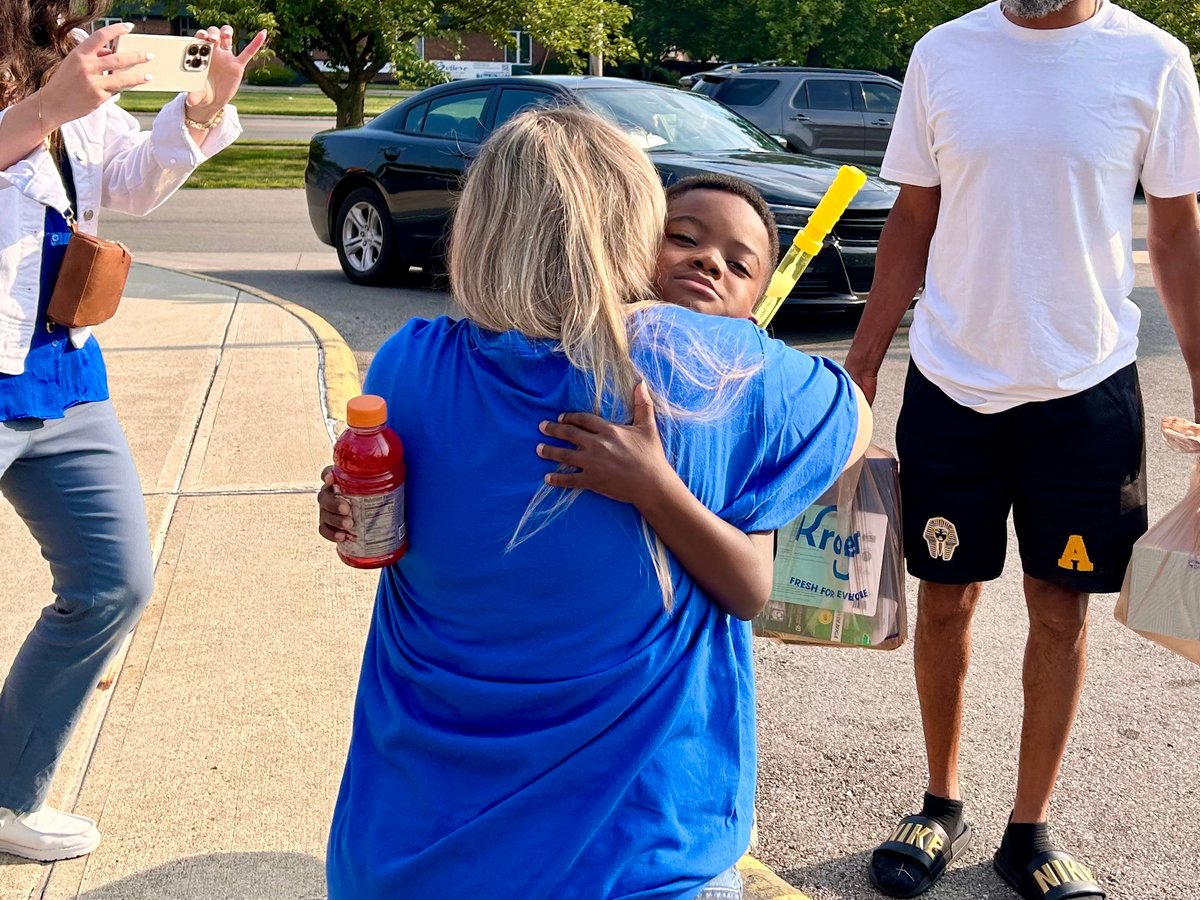 ColsCitySchools's tweet image. Highlights from the First Day of School for Woodcrest Elementary! #FirstDayCCS #OurCCS