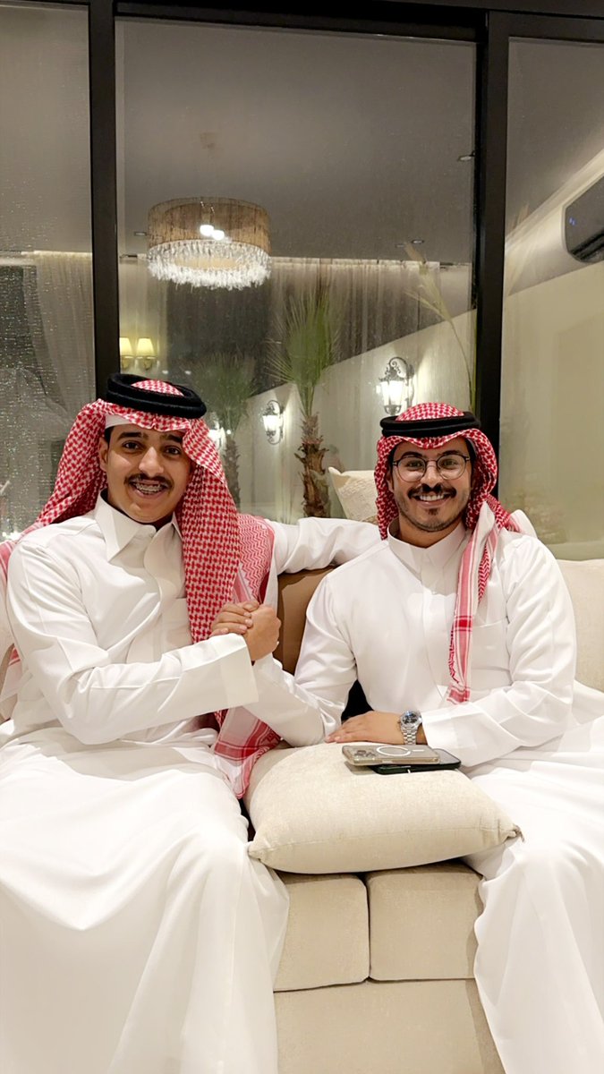 تم توقيع اتفاقيه شراكة في هذا اليوم الجميل مع عبدالله الشهري وبتعرفون بكره التفاصيل 🤍🤍
#مساعد_زاهب