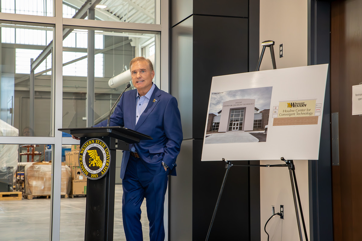MissouriWestern's tweet image. The building formerly known as the Convergent Technology Alliance Center (CTAC) will be known as the Houlne Center for Convergent Technology, in honor of alumnus Tim Houlne.

#MissouriWestern #ConvergentTechnology #GriffonProud #GriffonsSucceed
