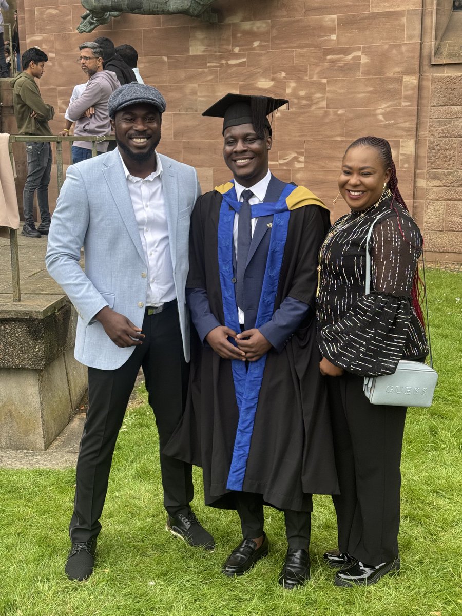Samalabi5's tweet photo. It’s a whole week already!! This Iconic cathedral has hosted the graduation ceremonies of both myself, my Sister and now kid bro. https://t.co/XU5loozBJc