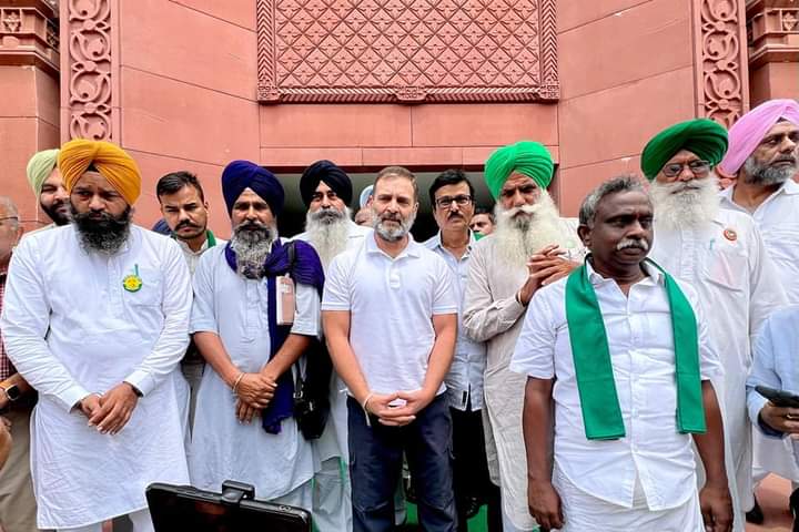 SunilGo98767091's tweet photo. आज विपक्ष के नेता राहुल गांधी जी से किसान नेताओं ने मुलाकात कर के MSP गारंटी कानून के मुद्दे को तथ्यों सहित उठाया, राहुल गांधी जी ने वायदा किया कि आने वा���े समय में MSP गारंटी कानून समेत किसानों क�� सभी मुद्दे संसद में गूंजेंगे। https://t.co/3SsDLoqWWA