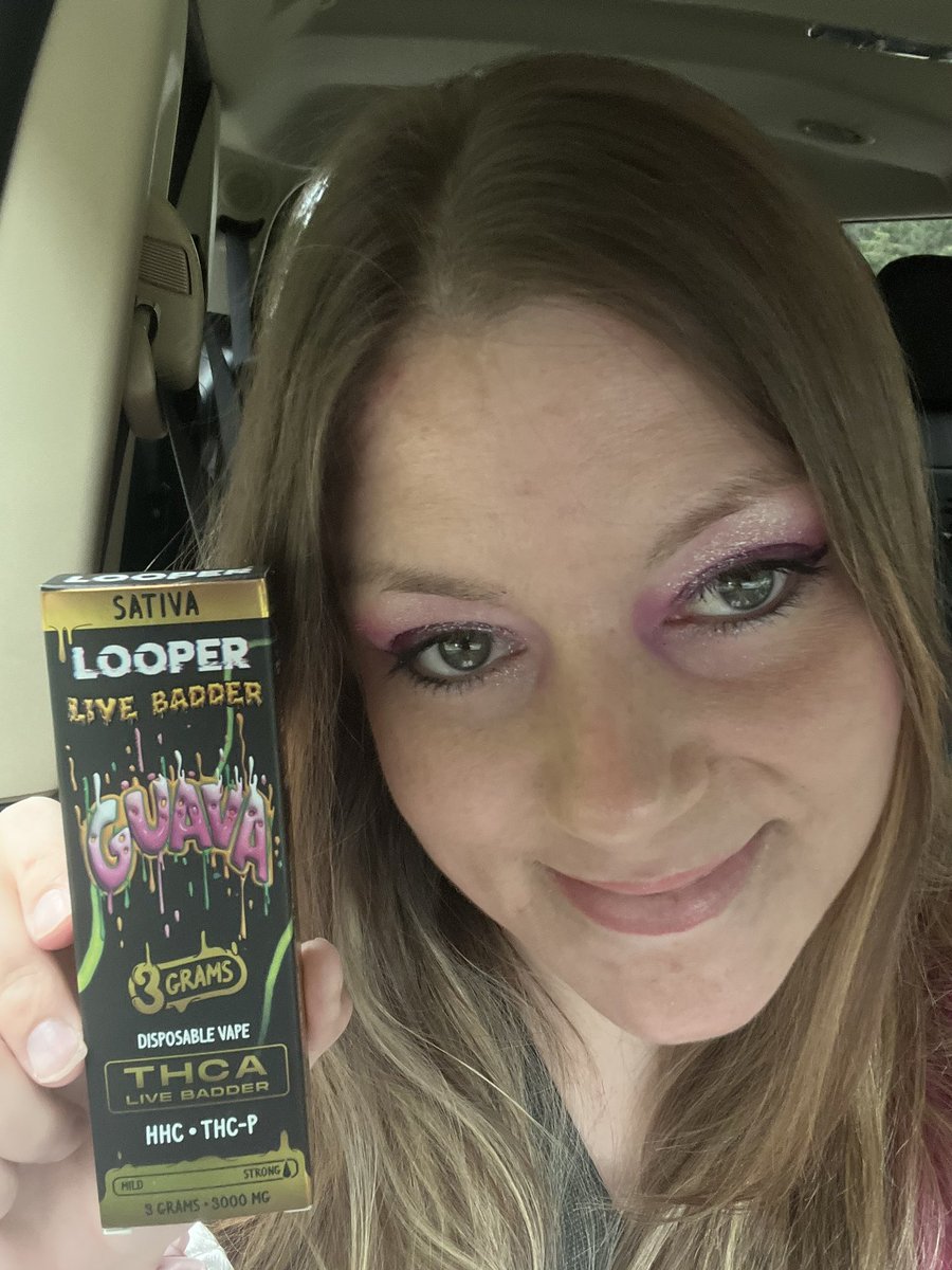 LarrissaTruax's tweet photo. @thelooperverse Still havenโt opened her, this is the first of the NEW live badder formulas Iโm getting to try. Have to save it until later bc adulting but Iโm excited to try it and didnโt even match it on purpose ๐
just happened ๐#LooperFam #Weedmob #thca #livebadder https://t.co/cDfwx77chg