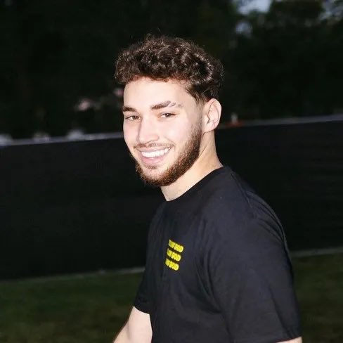 ryan 🤿 tweet media