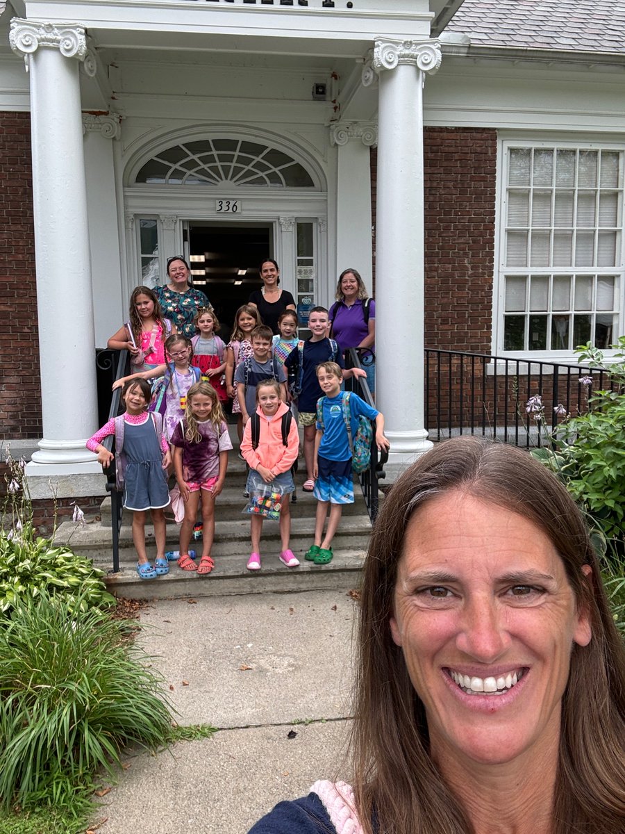 Lake George Elementary Library tweet media