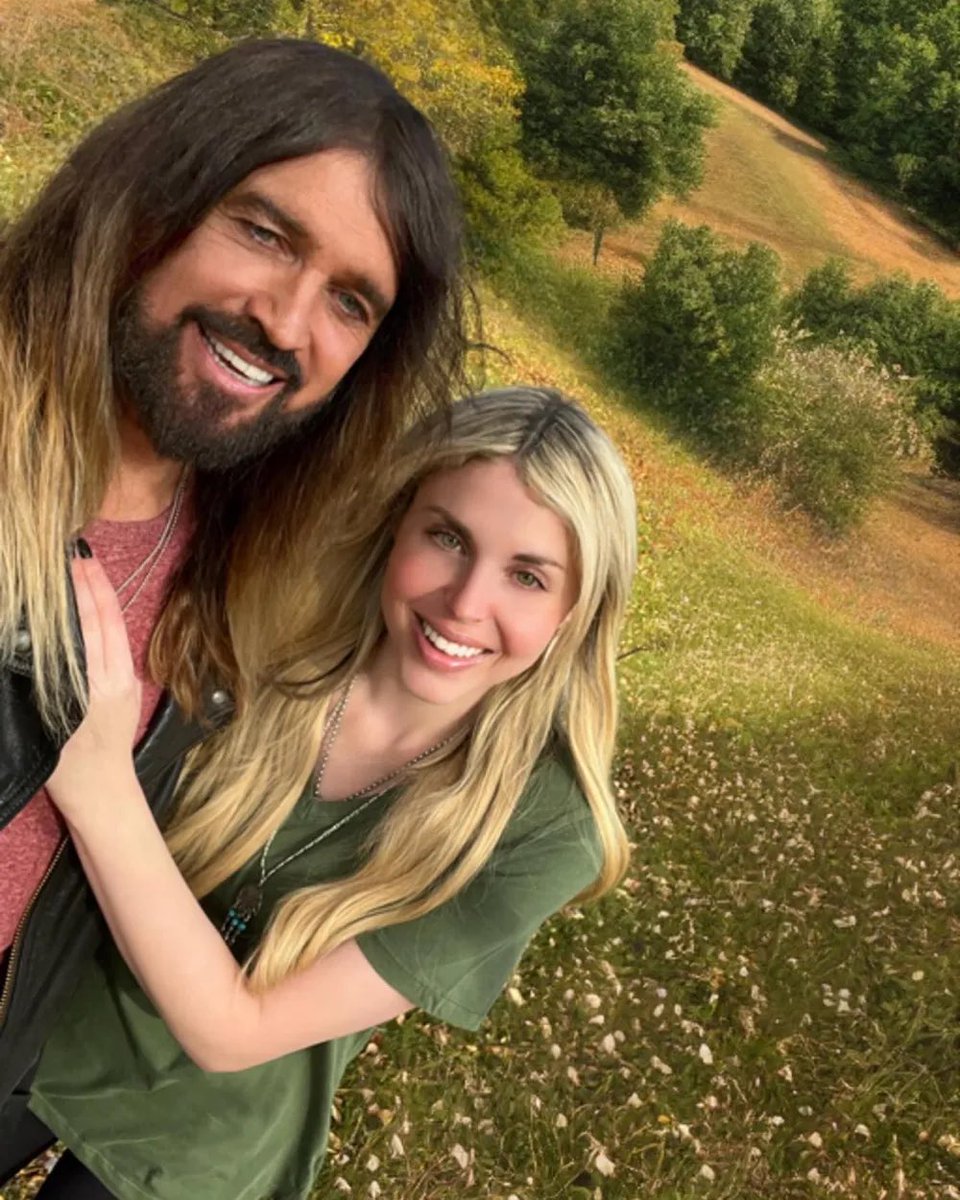 popbrains's tweet photo. #BillyRayCyrus has confrontation with his wife #Firerose and calls his daughter #MileyCyrus a “devil” and “sk*nk” in shocking new leaked audio. Via @DailyMail 👀 https://t.co/nxYeNUypL6