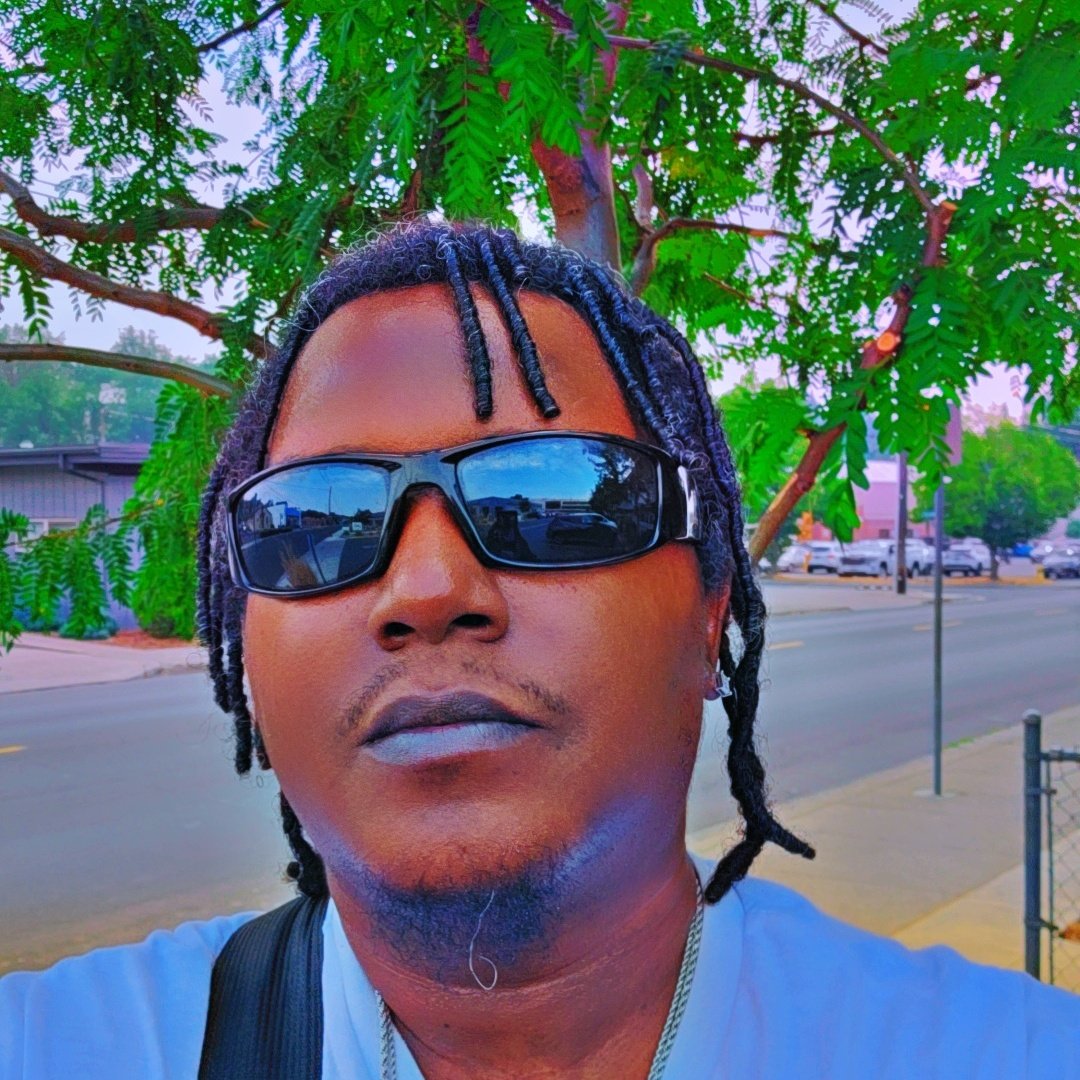 DamnHeCoo33's tweet photo. #NewProfilePic https://t.co/2UF5x3IqDe