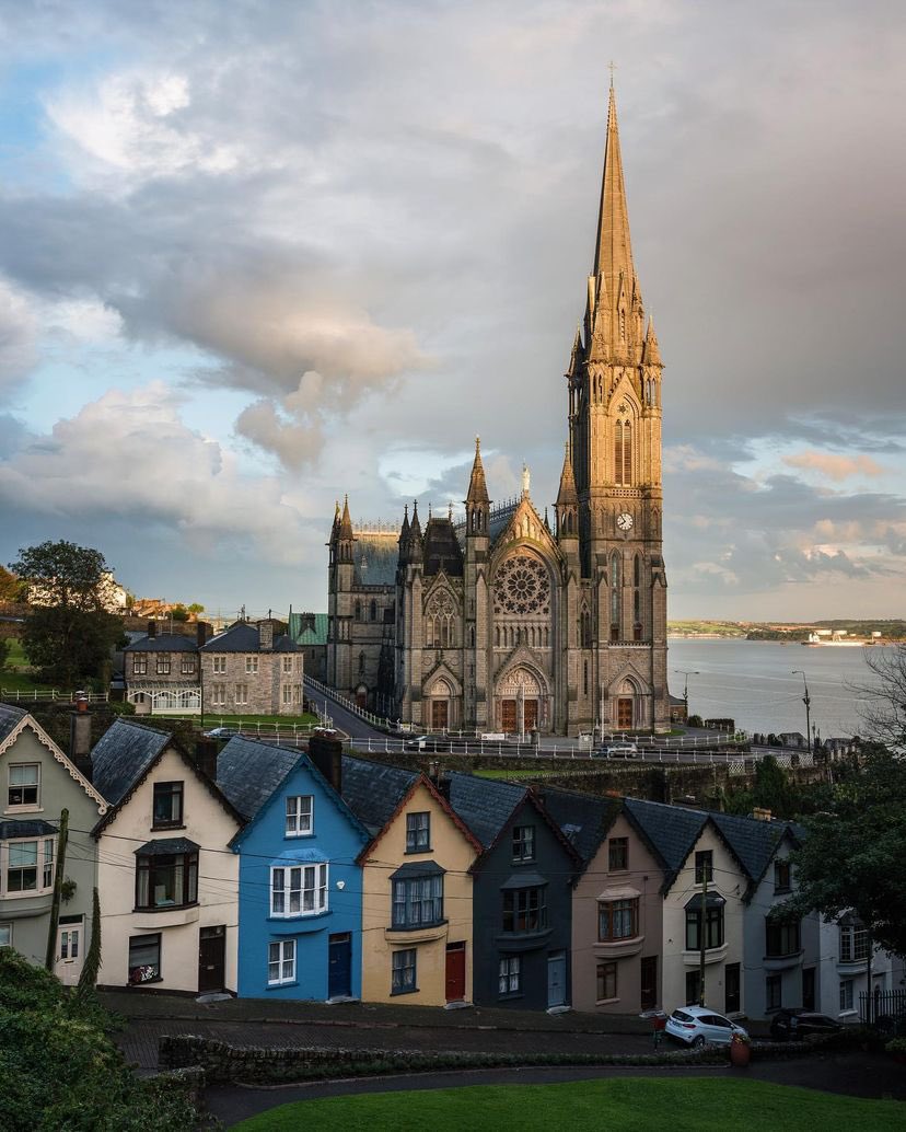 Exploring the Beauty of Ireland -🧵 

1. St. Colman's Cathedral, Cobh