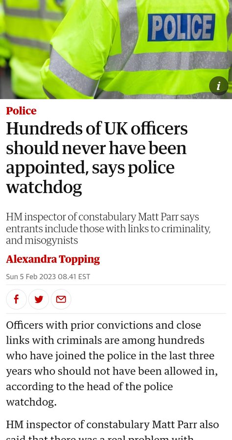 WistfulCass's tweet photo. Kicking a young man in head while restrained on ground? REALLY?

Wonder what beliefs this @GMPMcrAirport officer held? 🤔What sort of recruitment, interview &amp; training processes were followed?

PC must be sacked; no mitigation here. Will #C4News &amp; #bbcnews report this

#Newsnight https://t.co/FebQXGMtRD