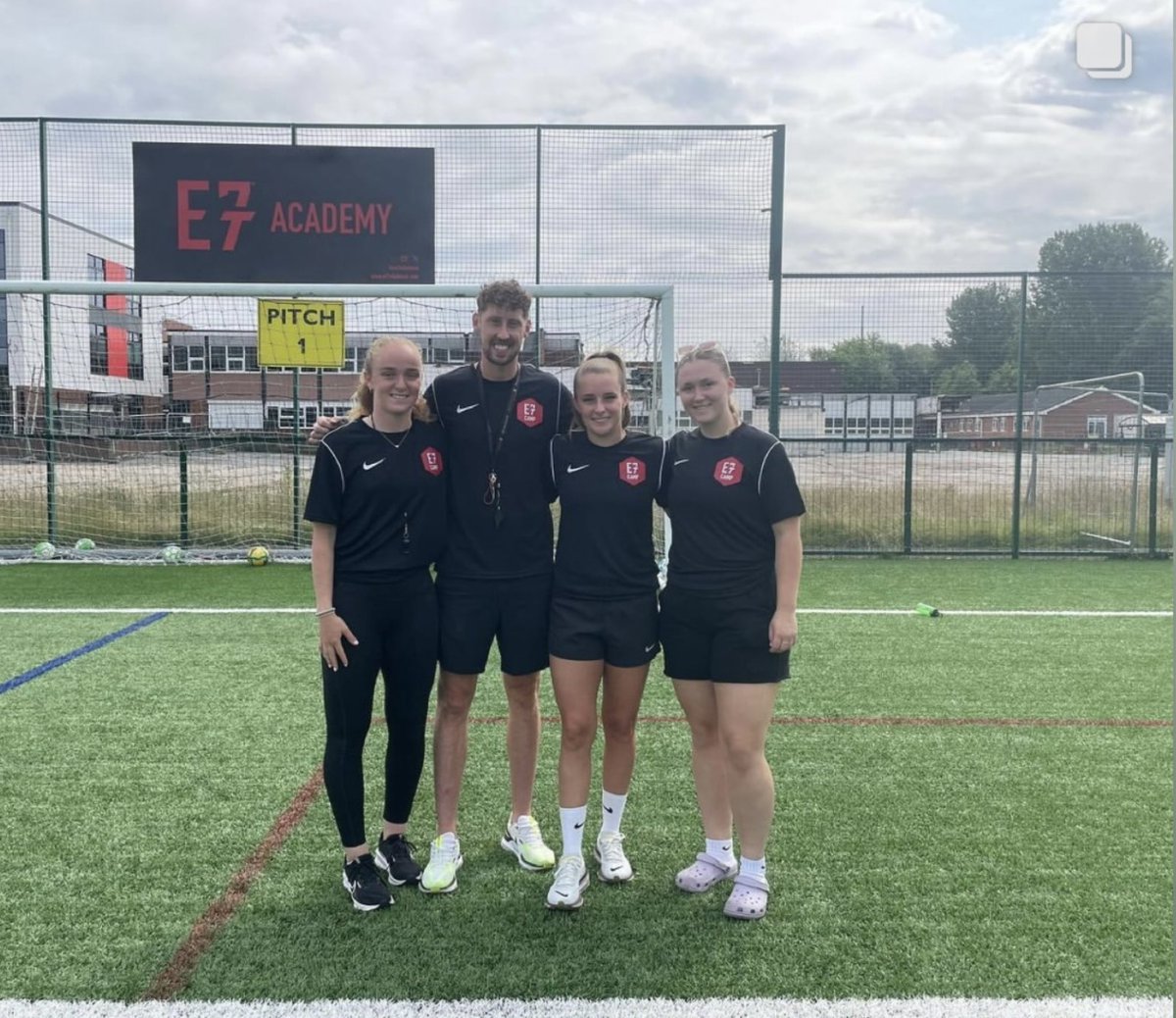 jakemiller7's tweet photo. Helping inspire the next generation of players -  @laramillerxo coaching at @ellatoone99 camp this week 👏🏻 https://t.co/hnDRPyQPJ7