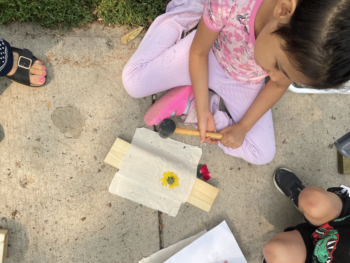 UnitedWayRegina's tweet photo. 🎨✨ From painting and drawing to crafting and sculpture, camp art sessions are designed to spark imagination and self-expression. Students have the chance to explore their artistic talents, work on collaborative projects, and bring their unique ideas to life.
#SummerSuccess https://t.co/NHKzb25t9E