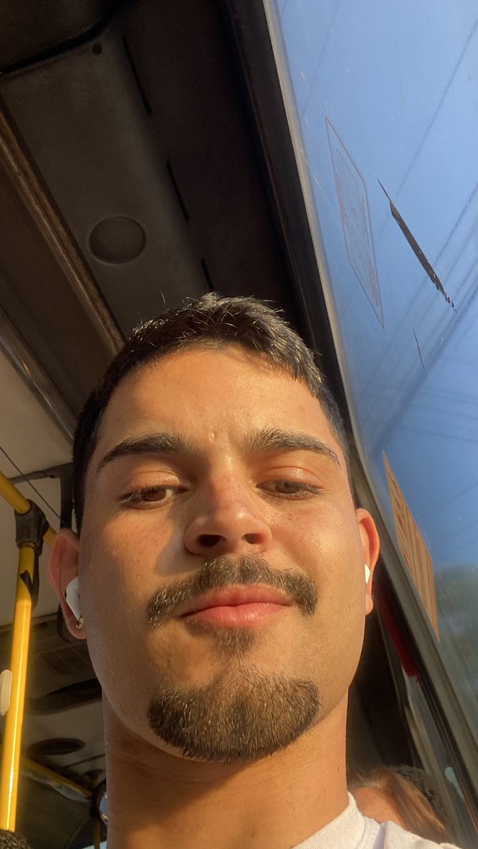 RodrigoSQ021's tweet photo. 🚌☀️ https://t.co/6MyNaPTDep