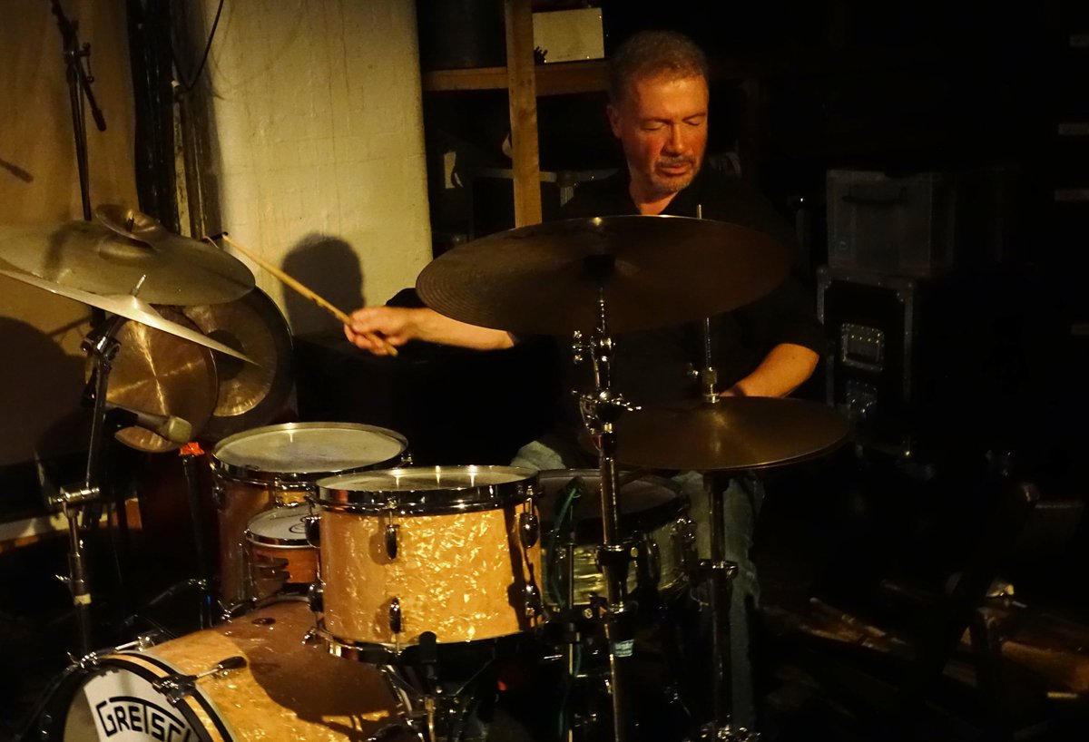 JazzSnipe's tweet image. Excellent final night of Myra Melford's residency @CafeOto on Tuesday, started with a percussive solo piano set rich in drama, continued in a knotty trio with John Edwards and Mark Sanders, and then added trumpeter Chris Batchelor's trumpet lyricism for a mercurial last blast.