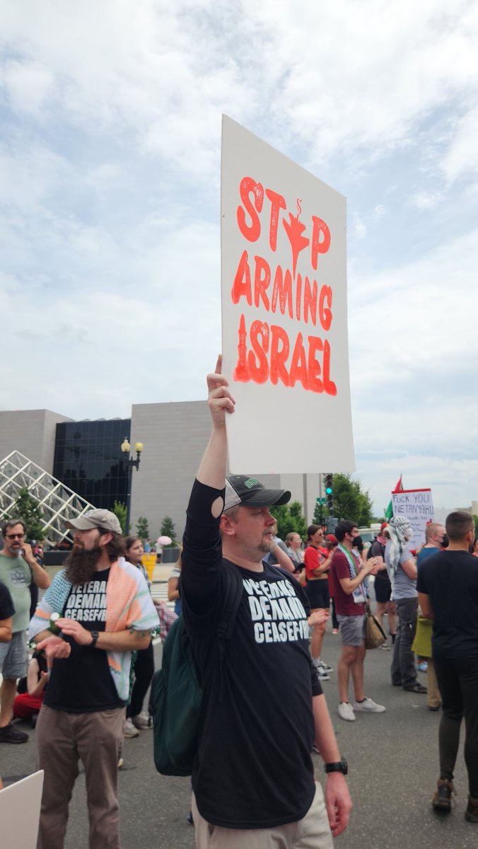 ggjalliance's tweet photo. BREAKING: Protestors taking over the streets all over DC, demanding arms embargo and #CeasefireNow forced Benjamin Netanyahu's motorcade to reroute on its way to the US Capitol. Netanyahu was significantly delayed to his address to Congress. #ArrestNetanyahu #ShutItDown4Palestine https://t.co/8UMwIBxYik