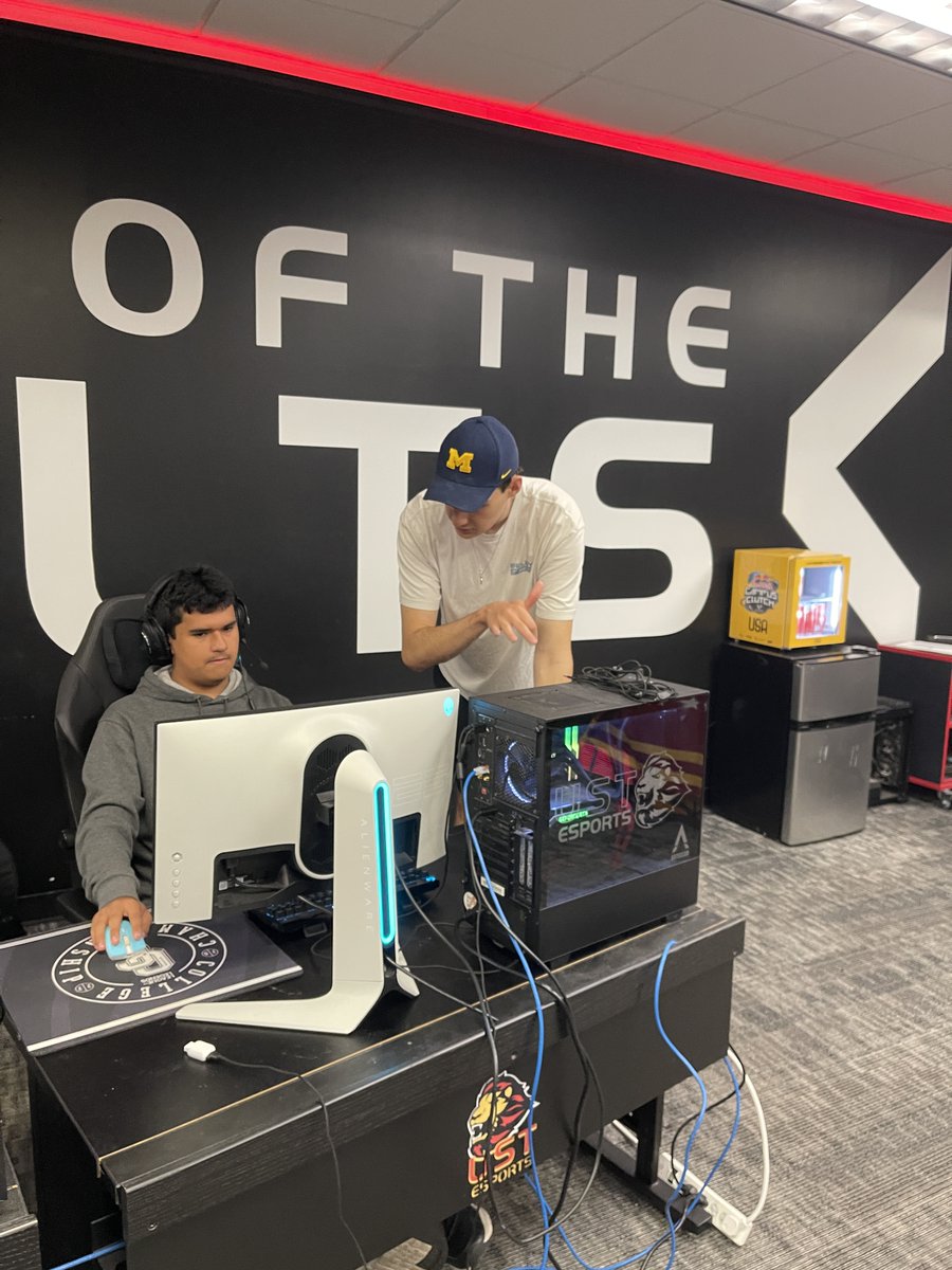 DiscoverU (@mydiscoveru) on Twitter photo 🎮Day 3 of ESports Career Bootcamp <a href="/stthomashouston/">University of St. Thomas</a>! Students are diving into friendly competition and mastering the essentials of gaming. Exciting times as they learn and play!🕹️🧑💻✨ #ESports #ExperienceMatters #DiscoverU #GamingCareers 🎮Day 3 of ESports Career Bootcamp <a href="/stthomashouston/">University of St. Thomas</a>! Students are diving into friendly competition and mastering the essentials of gaming. Exciting times as they learn and play!🕹️🧑💻✨ #ESports #ExperienceMatters #DiscoverU #GamingCareers