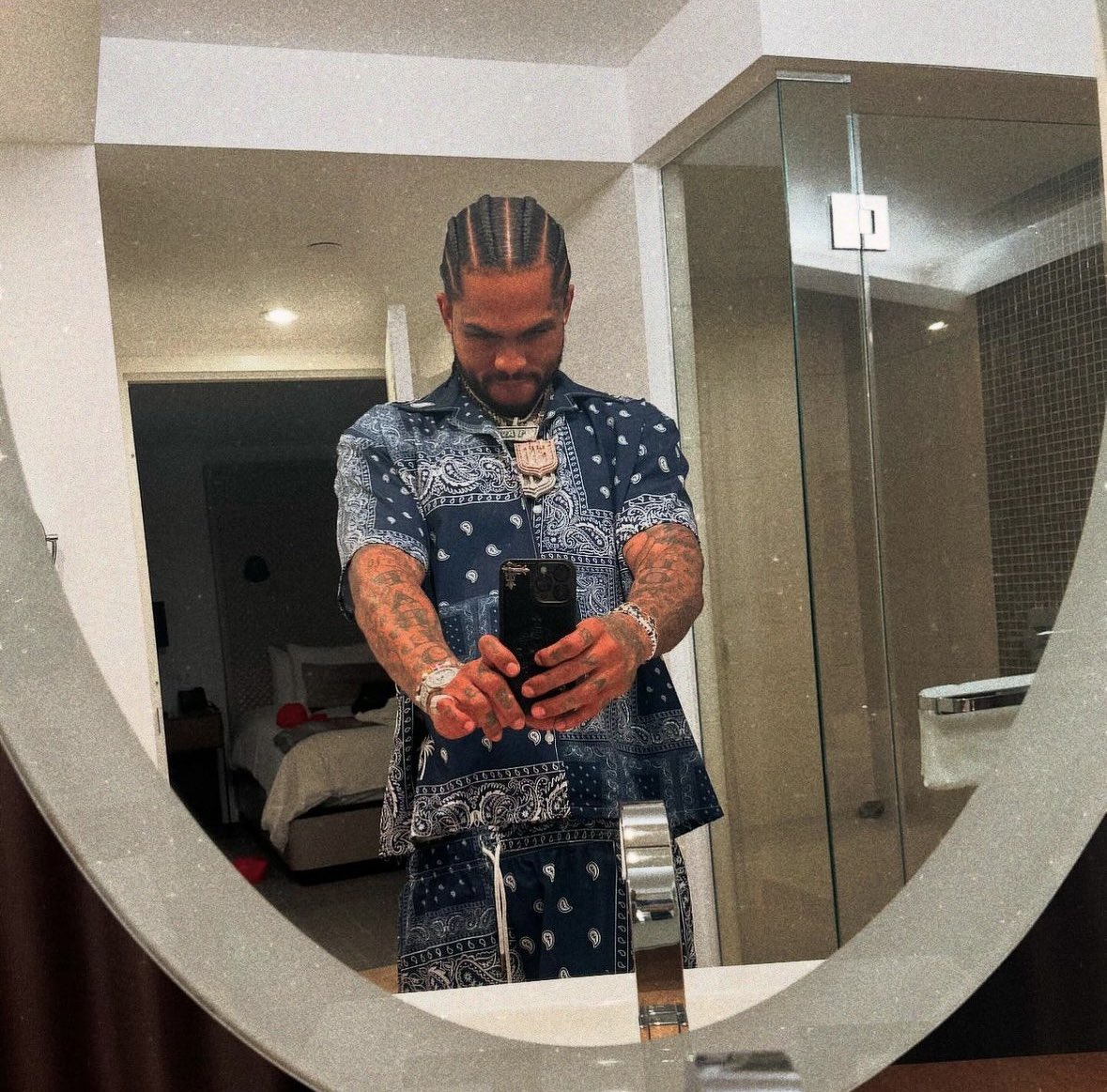 ✰                                   📸