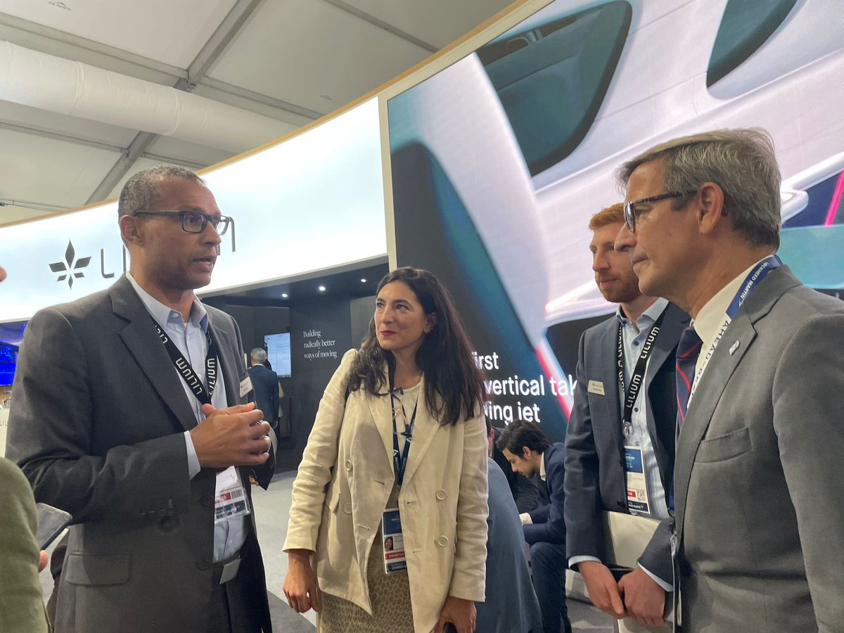 ParadelaJSr's tweet photo. La región se está posicionando como un lugar atractivo para el desarrollo de nuevos proyectos como soluciones eléctricas para aviación de la startup Dovetail, en la que participa @aciturri, o @Lilium, que ha hecho pruebas de sus primeros jets eléctricos en Villacarrillo, #Jaén. https://t.co/tEySf2eE9s