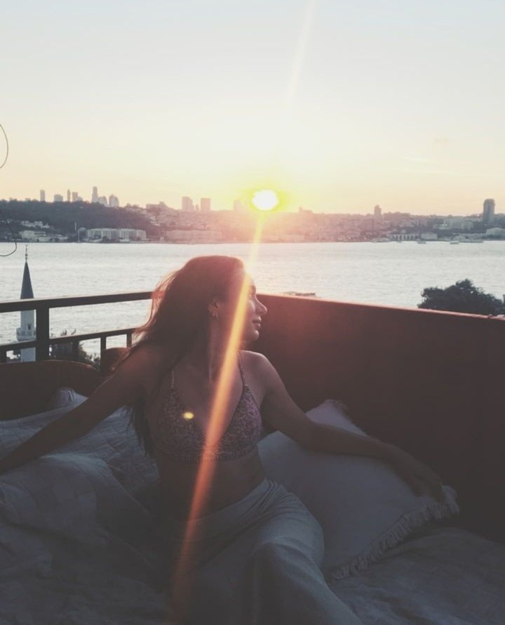 ateskuslari_arb's tweet photo. 🤎🌄
#Ergülmirayşahin https://t.co/8svLBxmzx1