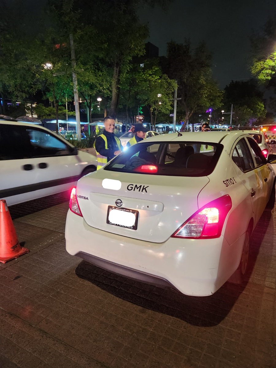 TransporteJal's tweet photo. Se han supervisado 56,943 taxis y vehículos de plataforma (ERT), del 27 de abril de 2022 al 22 de julio de 2024, con el fin de proteger a las mujeres en sus viajes nocturnos. De los cuales son:👇
🚖22,545 taxis
🚘34,398 vehículos ERT
➡️Conoce más en: https://t.co/VkBfoazKQT https://t.co/gZRil5yYpy