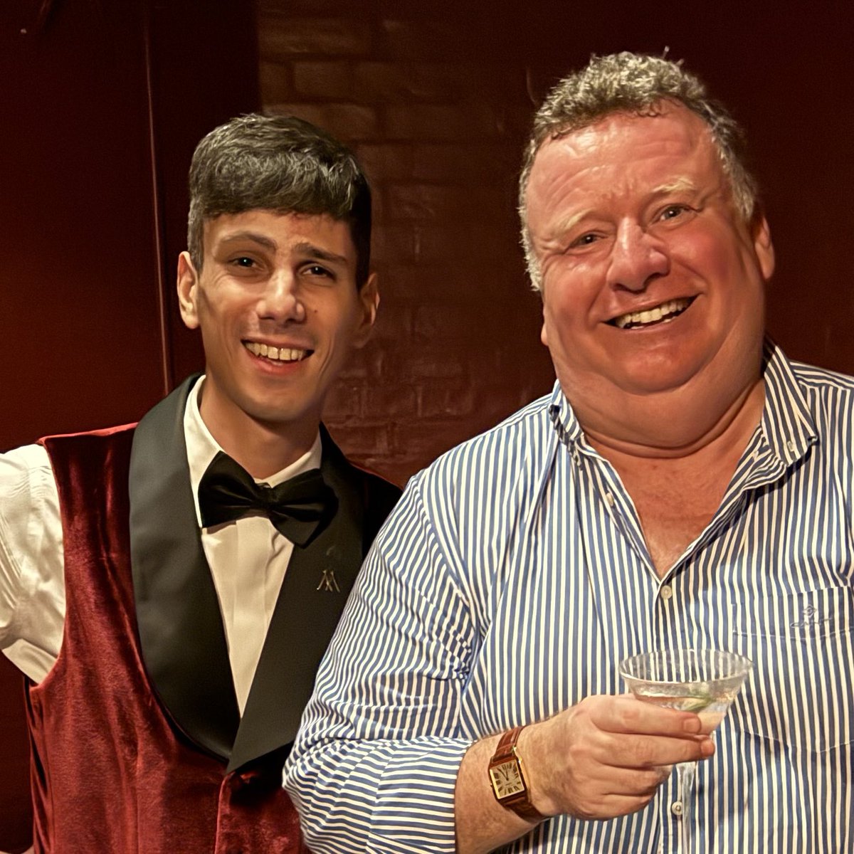 SiFrew's tweet image. @JeremyPalmer7 &amp;amp; @theresjenn - #007 Si Frew at The #SpyBar at @raffleshotels, #London at The OWO. #luxury #brandambassador #banker &amp;amp; #travelblogger sifrew.com in #London