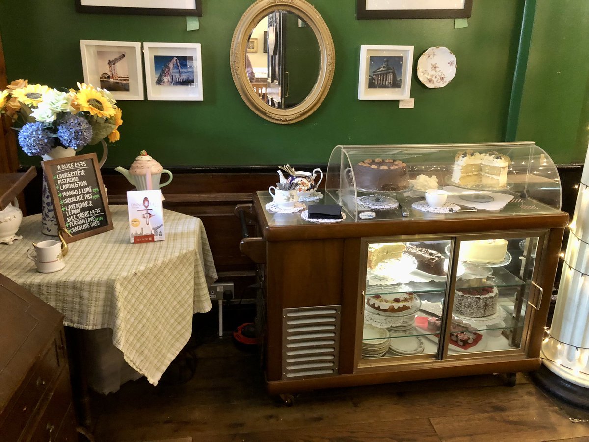 #Glasgow wanderings today. Only a couple of days left for the Gray and Byrne exhibition. Another Glasgow Legend in Groundskeeper Willie. First visit to The Butterfly and the Pig Tea Room - love it! 

lyonandturnbull.com/events/two-gla…