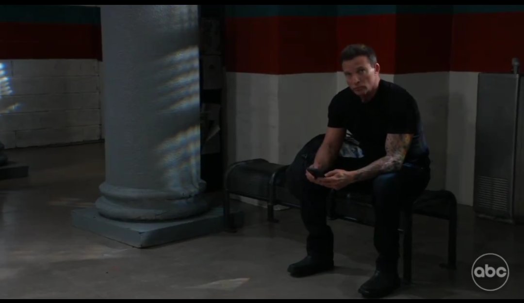 dindeelion's tweet photo. So, whyyyyy is Jason at a regular degular bus terminal like he's going on a field trip to Six Flags? Shouldn't he be in FBI custody? #GH you all are not serious about anything and it shows! https://t.co/jUuxQyOAKo