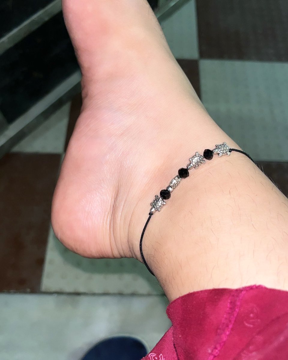 misspriyahere's tweet photo. #indianfeetqueen#indiantoes#indiansoles#bestfeet#cutefeet#thicksoles#feetfetishcommunity#feetfetishgroup#feetofig#igfeet#instafeetlove#instafeets#feetstagrame#smoothsoles#footqueen#feetloversonly#footmodels#perfectfeet#dirtyfeet#barefeet#longnails#toelong#feetworshippers https://t.co/z4OiVdmidd