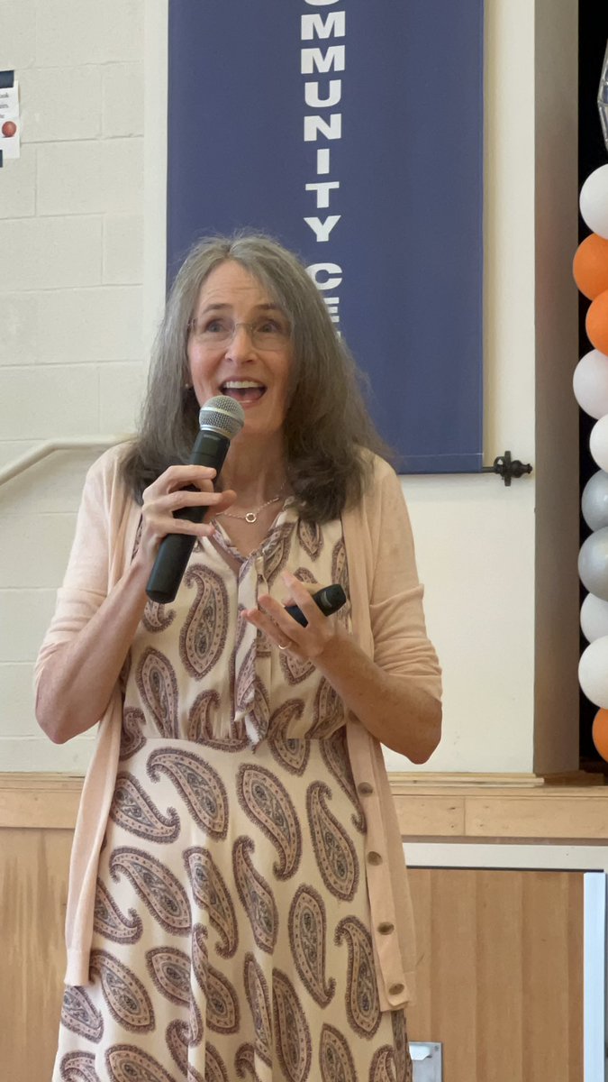 jenine_hanson10's tweet photo. Me too Judy! Had the pleasure of listening to Leslie live at #SoLin99 Literacy Symposium today. Impressive results with @thinkSRSD and 200 teachers are now primed to use it. https://t.co/KO01XNFT5z