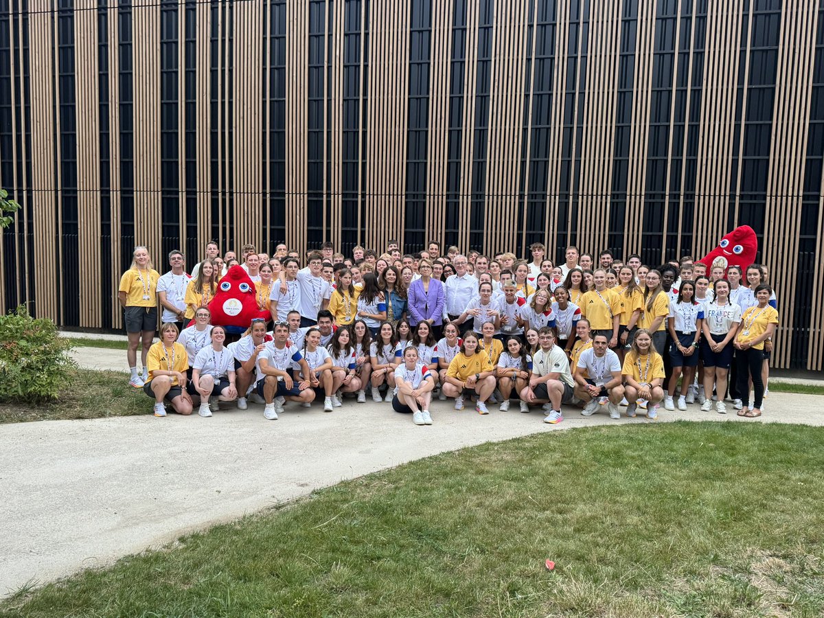 Anne Tallineau tweet media