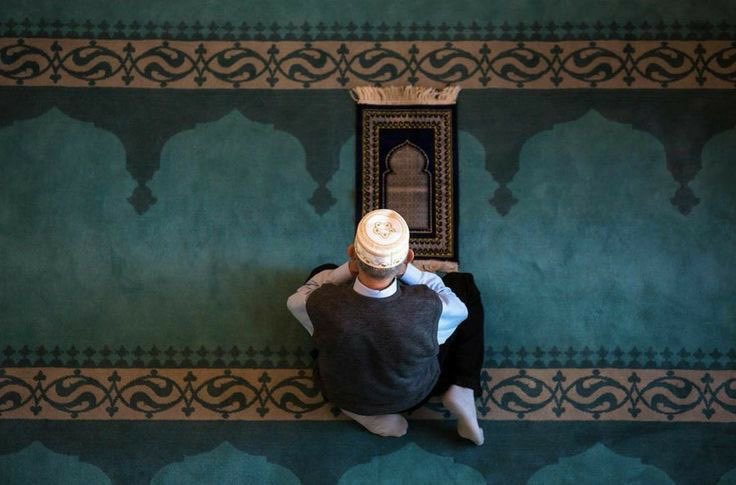 "Şüphesiz ki Rabbim yakındır ve dualara icabet eder."

- Hud suresi / 61