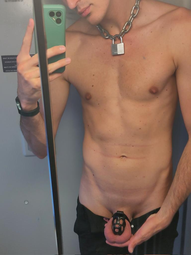 Day 39/40🔒

In the train to Berlin Pride, really excited!!! Ofcourse still locked. Going to have an awesome weekend, will be at csd Berlin (parade) and piepshow at kitkat in Friday, say hi if you see my puppy self😇 

Almost finished with the challenge👀🥳🥳