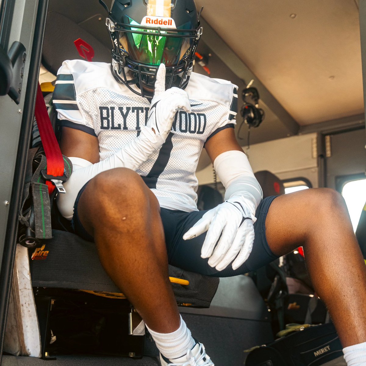 BHSBengalFB's tweet photo. Thank you, @ColaFire and the Blythewood Fire Department, for allowing us to take pictures with you and showcase our community heroes.  We look forward to your continued support!

Go Bengals...30 DAYS #BeGreat #EarnYourStripes #WIN
��📷: Cinemack Prod. https://t.co/5m2EMUfU85