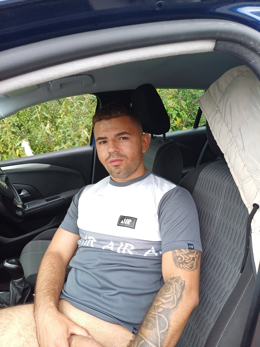 ChavTezza's tweet photo. To find out what happened while I was out driving today you know where to to look

https://t.co/rLz1mn4KHs https://t.co/Y6IUxOEES4
