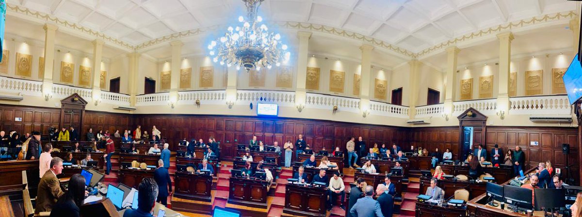 ✅Modificamos la Ley 5892  incorporando el agrupamiento “horas recreativas” para adecuar los servicios que prestan profesionales de la educación física en Municipios. 
Autora Dip. <a href="/china_cecilia/">Cecilia Rodriguez</a> 
Coautores los Dip. <a href="/salasclaudiaj/">Claudia Salas</a> <a href="/EFugazzotto/">Emanuel Fugazzotto</a> <a href="/MauriDiCesare/">Mauricio Di Césare</a> 
2/2