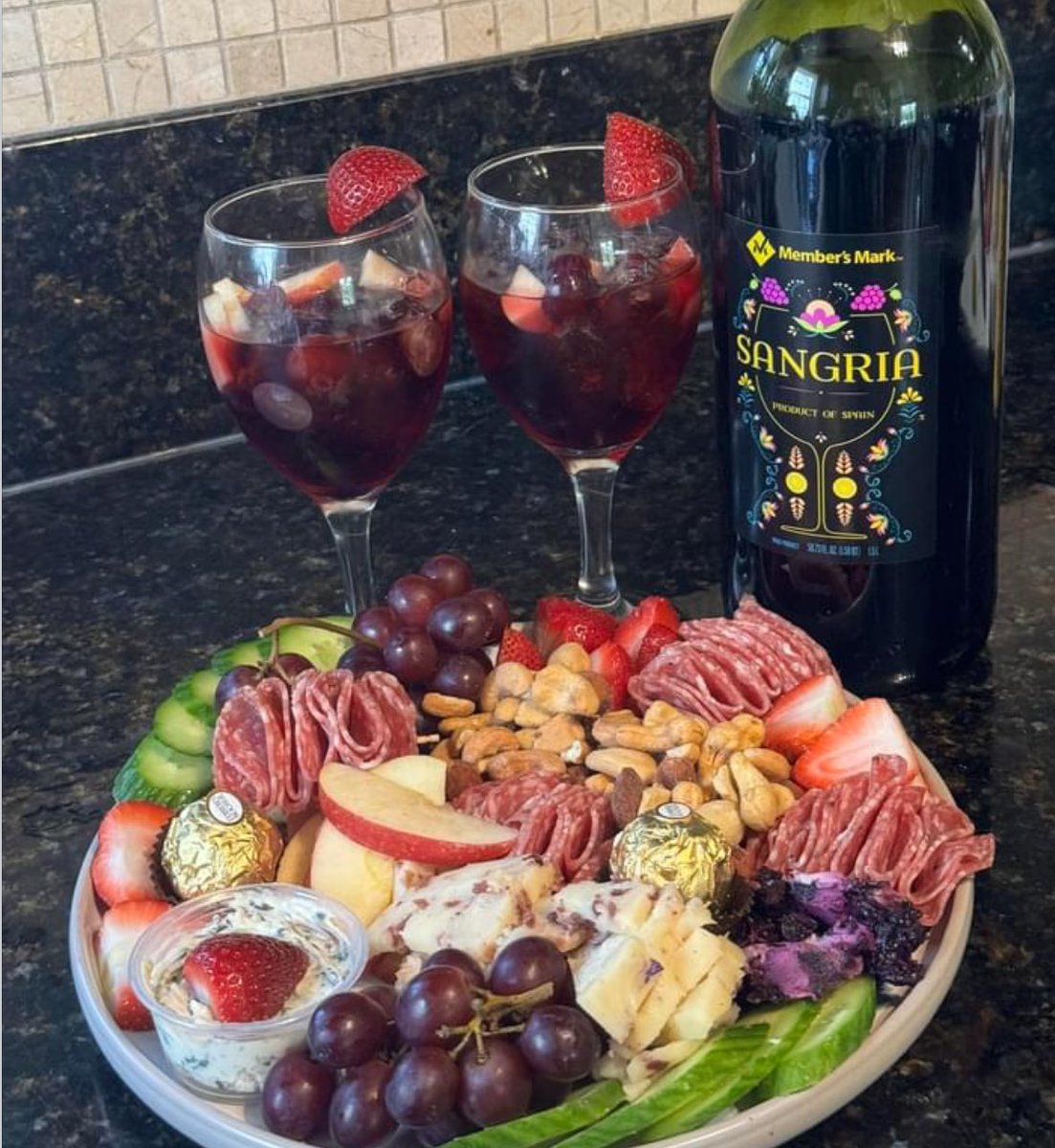 KindHeart53's tweet photo. Mmm Italian food… https://t.co/DUZpZ1Wn7G