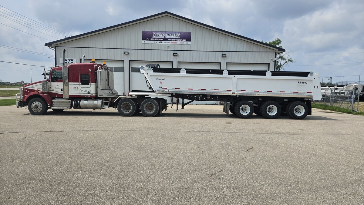 RichardWiebe204's tweet image. We would like to thank Scott Bros. Livestock on the purchase of this new Canuck Trailers R3 3500 triple axle all steel end dump. #quereltrailers #canucktrailers #enddump #haulmore #everyhaul #graveltrailer #transport