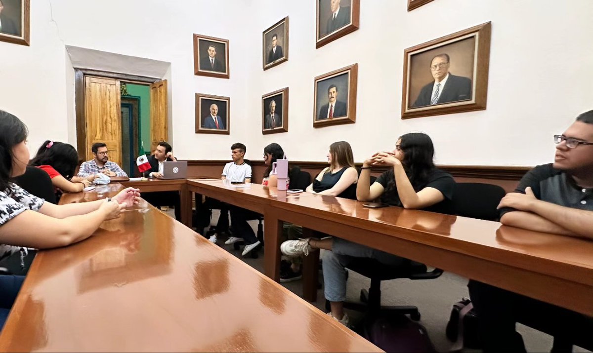Junto a este gran equipo de CONJUVECYH SLP. Agradecido por su apoyo y orgulloso por el trabajo de todos y cada uno. 

En cada reunión reafirmamos nuestro compromiso con las juventudes y la ciencia. 

#CONJUVECYH #Juventudes #Ciencia #SLP