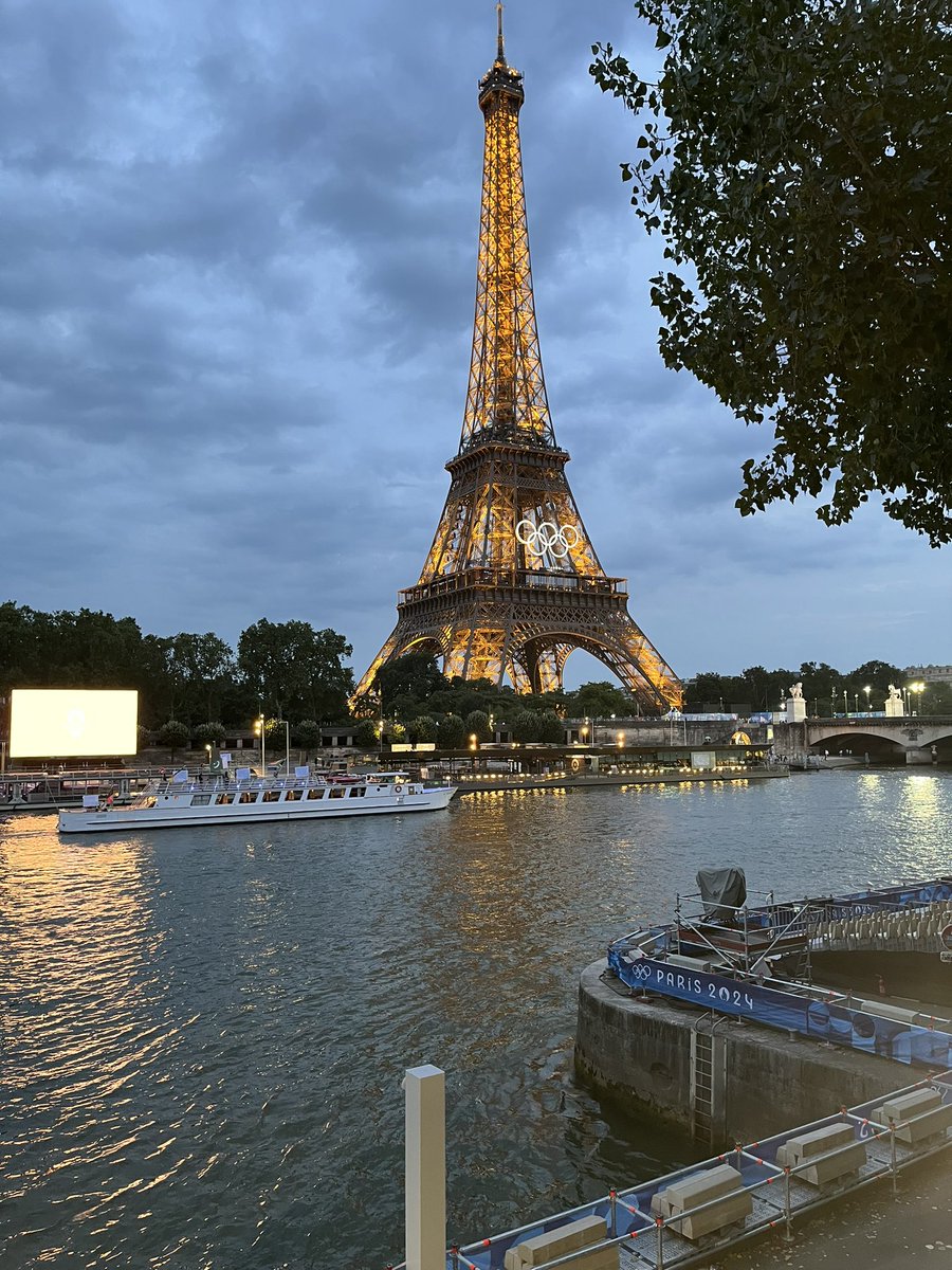 Stacy St. Clair (@stacystclair) on Twitter photo Opening ceremony run through currently taking place on the Seine.
<a href="/briancassella/">Brian Cassella</a> and I are in Paris to cover the Olympics for the <a href="/chicagotribune/">Chicago Tribune</a>.
Follow along on with us! #PARIS2024 Opening ceremony run through currently taking place on the Seine.
<a href="/briancassella/">Brian Cassella</a> and I are in Paris to cover the Olympics for the <a href="/chicagotribune/">Chicago Tribune</a>.
Follow along on with us! #PARIS2024