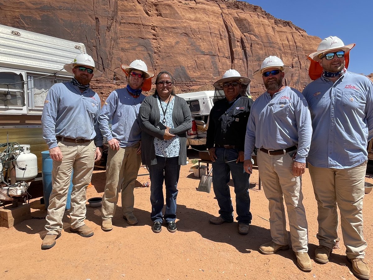 Some shots from an unforgettable reporting trip last week. Interviewed families getting electricity in Navajo Nation, where 13,000+ still don’t have power. A mutual aid program that pulls in funding and electric workers from across the U.S. is working to change that.