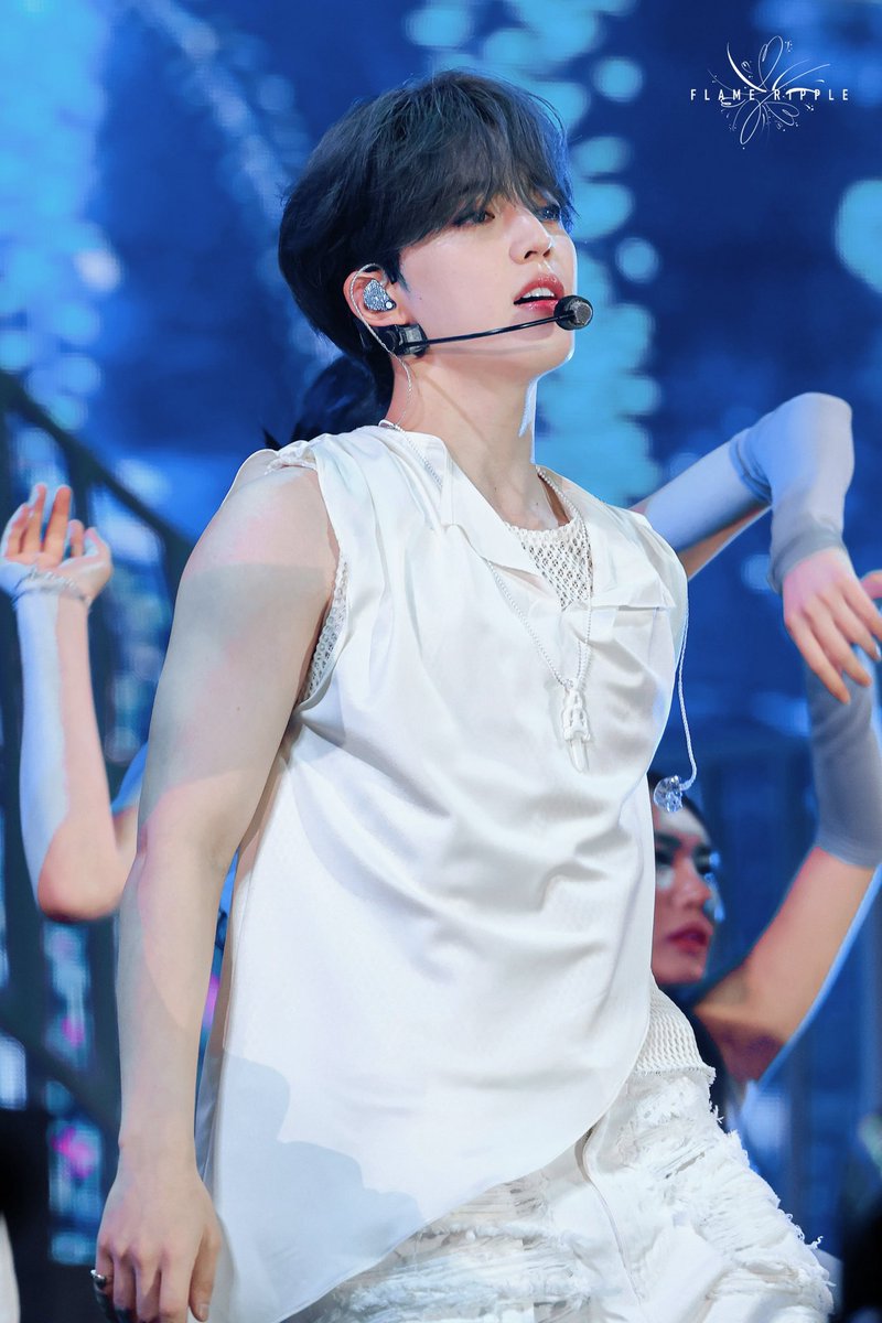 Flameripple_08's tweet photo. 240724 캐럿랜드
🌊
#세븐틴 #SEVENTEEN  
#에스쿱스 #SCOUPS #최승철 #승철
#エスクプス
    
@pledis_17 https://t.co/mXbUYRJvwm