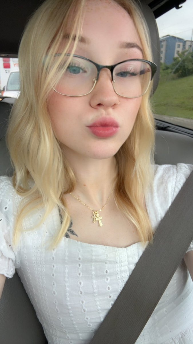 lexgrace33's tweet photo. why is it so hard for your worthless pigs to just cashapp me ? 🙄 $lexgrace33 https://t.co/z8fyo9PrsB