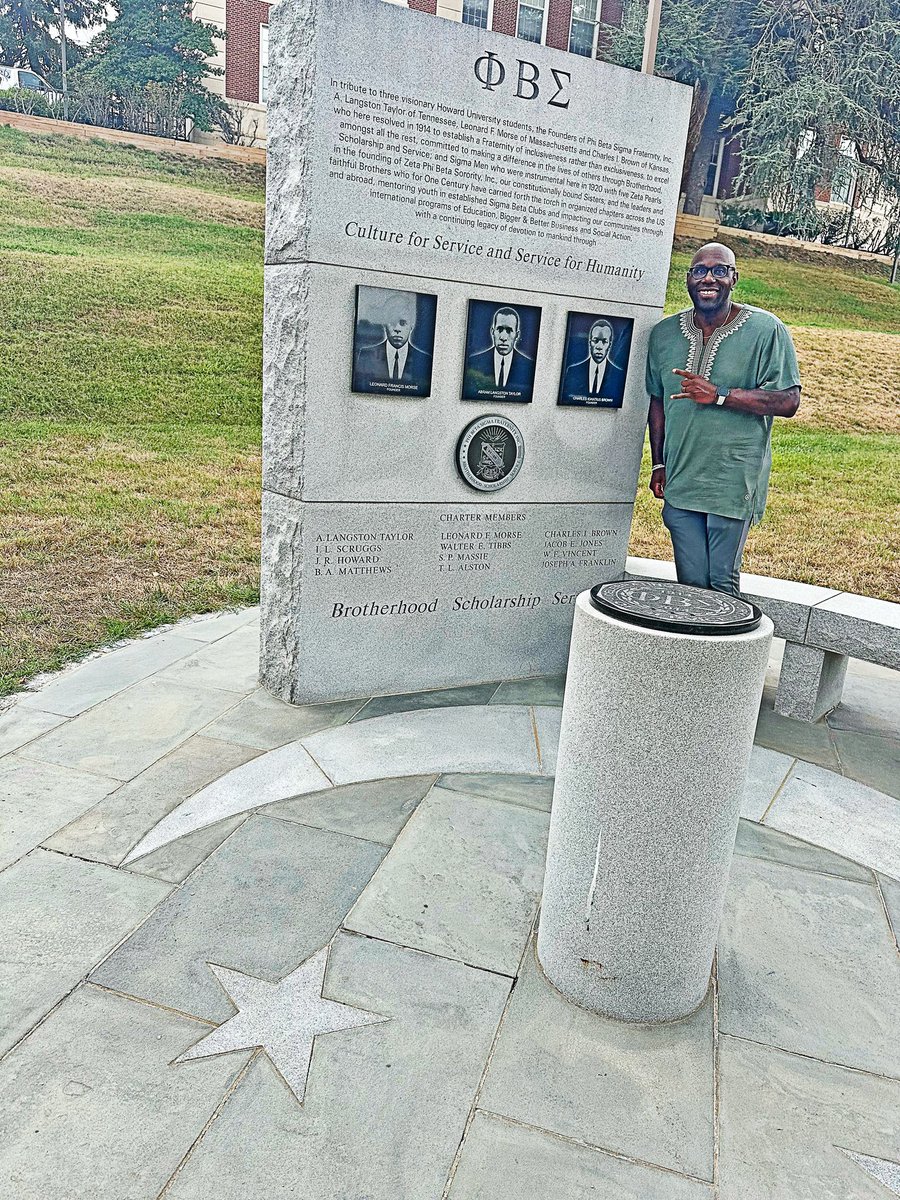 Troy4NJ7's tweet image. When at Howard Iniversity have to pay homage to the frat #BluePhi #phibetasigma