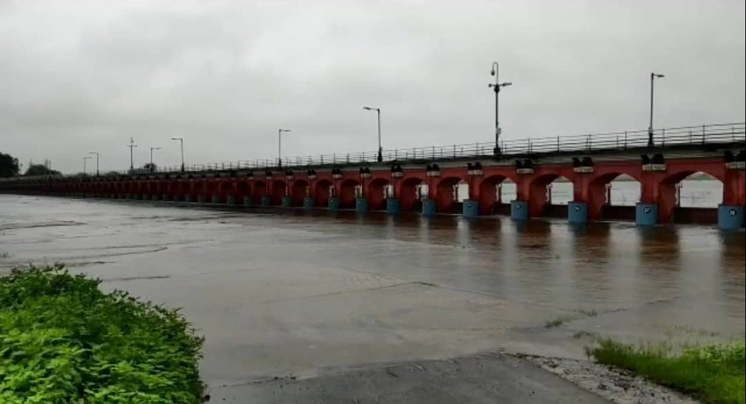 Vishwamitri River in Vadodara crosses danger level; Ajwa also exceeds the danger mark of 214 ft