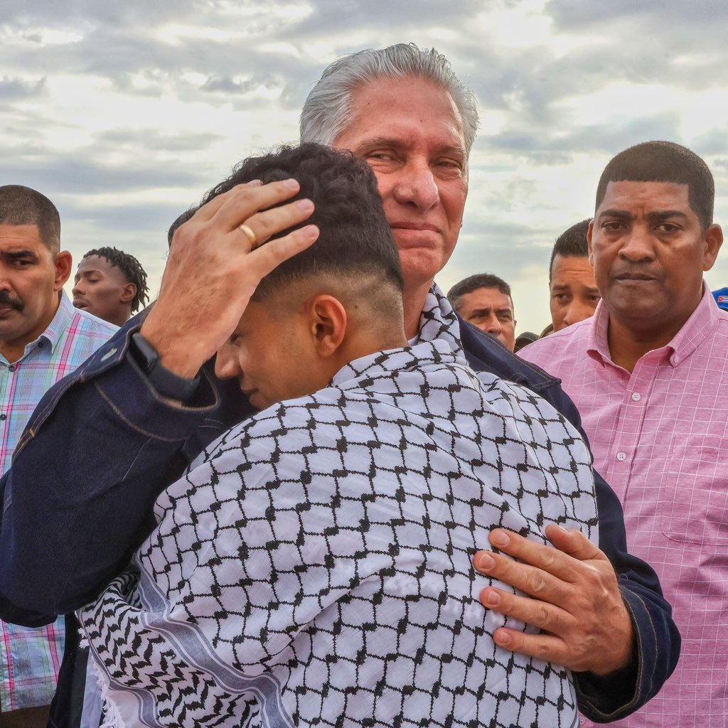 Mientras el genocida #NetanyahuWarCriminal tiene voz y es recibido con aplausos en el congreso del país con el mayor récord de intervenciones en el mundo, dejaré esto por acá para que saquen sus propias conclusiones...👇🏻
#CubaEsSolidaridad