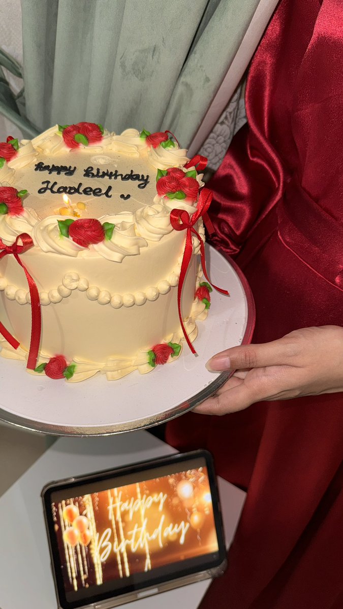 ii_hs7's tweet photo. 25|July ♡
𝐼𝒕'𝒔 𝒎𝒚 𝑩𝒊𝒓𝒕𝒉𝒅𝒂𝒚 
اليوم مُختلف ومُستثنى عن باقي الأيام اليُوم يَضم عِيد مِيلادي بداية عمر جديد اللهم اني استودعتك عامًا مضى من عمري وعام مُقبِل ف جمل حيَاتي بما تراه خيراً لِي كل عام وأنا بخير 🤍. https://t.co/d52AZaBYmF