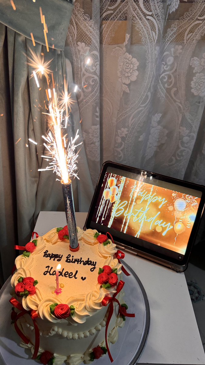 ii_hs7's tweet photo. 25|July ♡
𝐼𝒕'𝒔 𝒎𝒚 𝑩𝒊𝒓𝒕𝒉𝒅𝒂𝒚 
اليوم مُختلف ومُستثنى عن باقي الأيام اليُوم يَضم عِيد مِيلادي بداية عمر جديد اللهم اني استودعتك عامًا مضى من عمري وعام مُقبِل ف جمل حيَاتي بما تراه خيراً لِي كل عام وأنا بخير 🤍. https://t.co/d52AZaBYmF